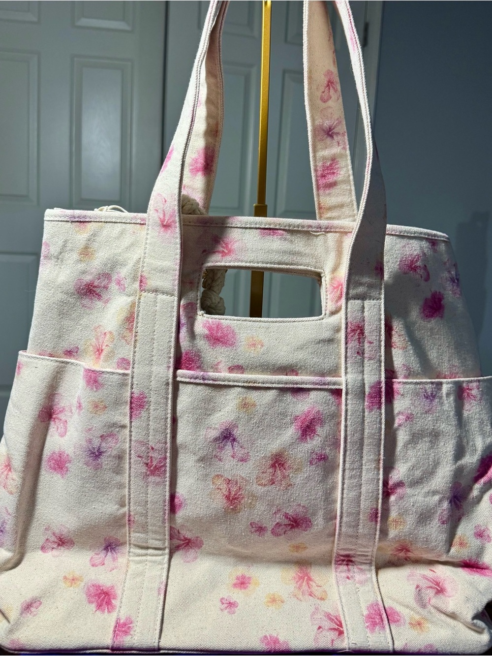 NWT C&C California Canvas Floral Tote Bag Shoulder Strap - Picture 2 of 5
